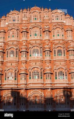  Hawa Mahal: Pembe Taşların Muhteşem Rüzgar Sarayı!