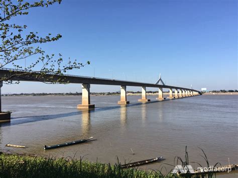  Oy River Bridge: A Triumph of Thai Engineering and Nature's Scenic Embrace!