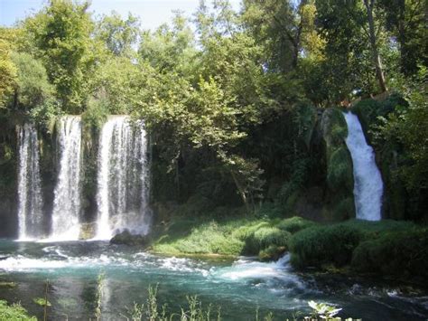  Yirgalem Crater Lake: Göz kamaştırıcı bir cennetin kalbinde gizlenmiş doğal bir harikayı keşfedin!